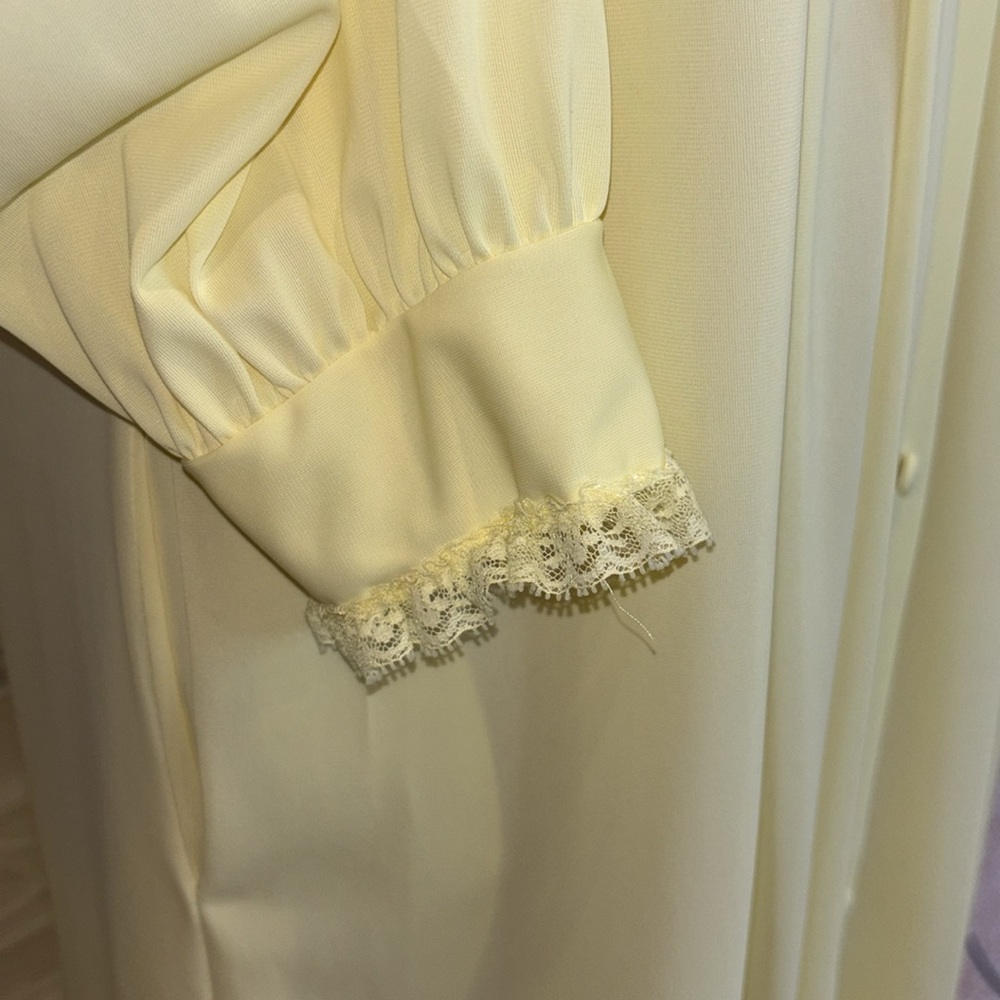 Goddard Artemis Vintage 60’s Yellow Lace and Embroidery Button Down Robe SZ MD - Picture 6 of 12